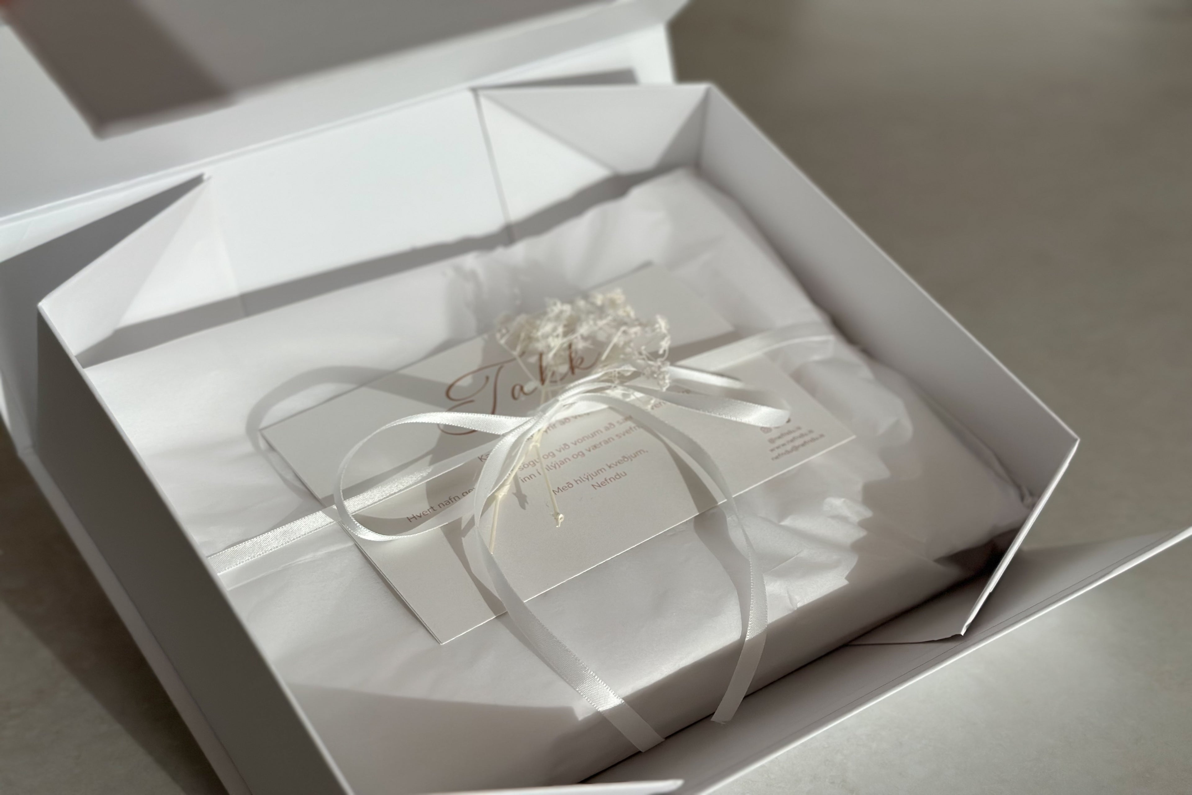 Sérmerkt ungbarna rúmföt með nafni barns